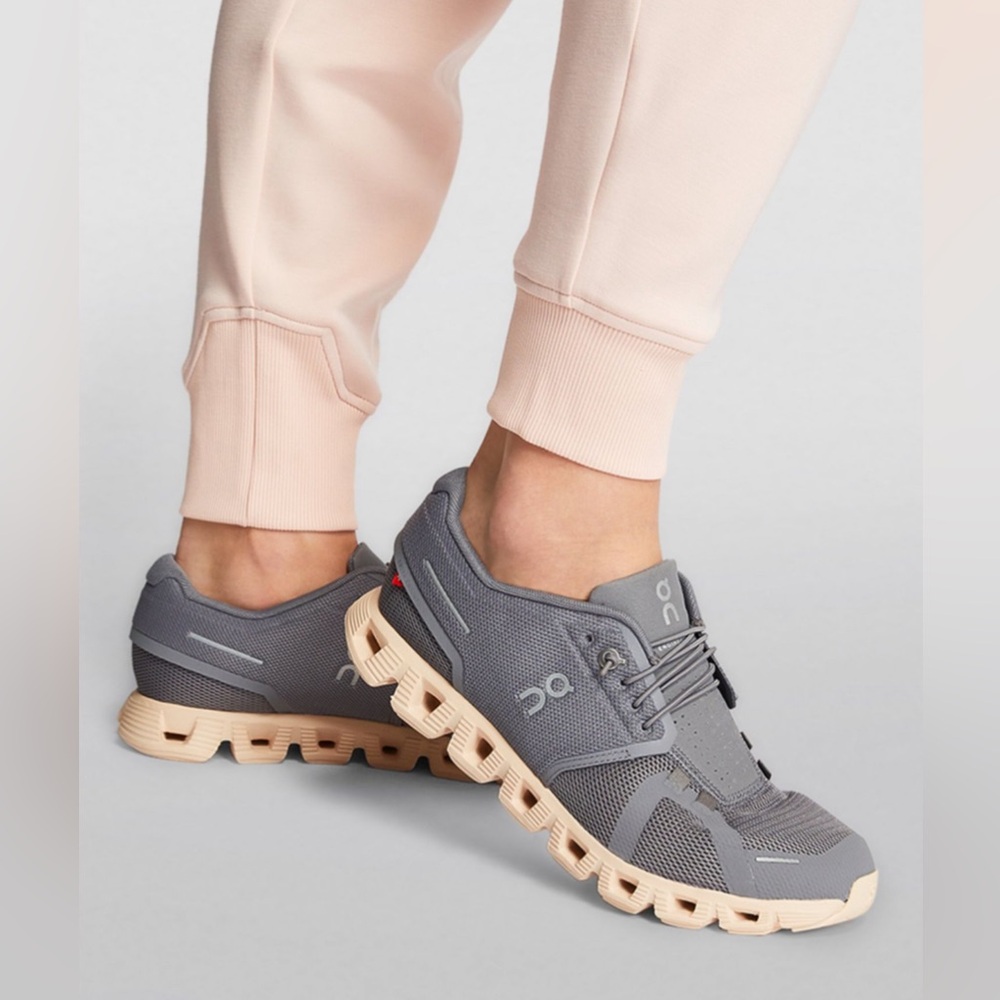 ON Cloud 5 running shoes